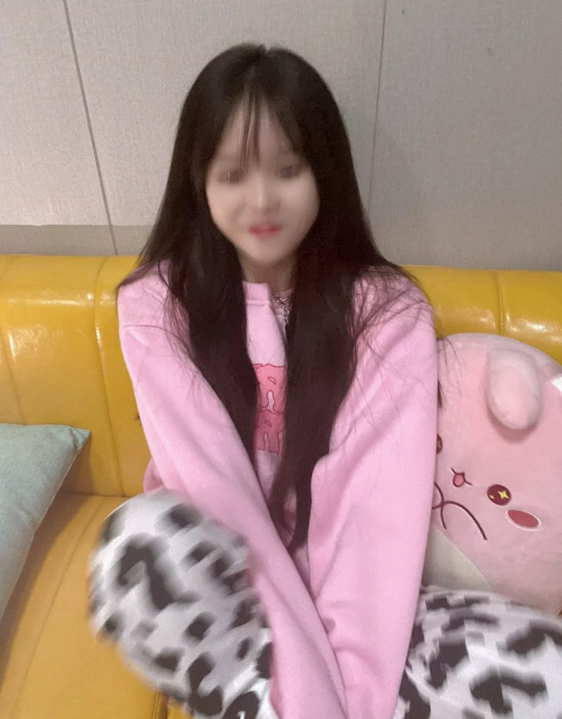 新鲜出炉的四川嫩妹子